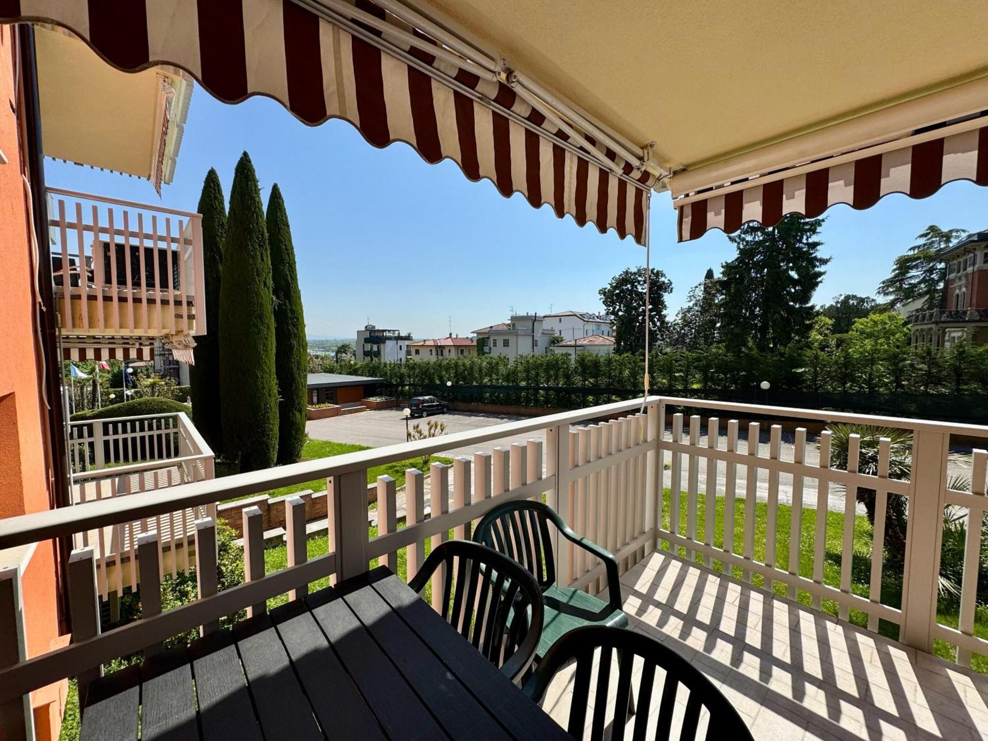 Easy Apartments Peschiera Peschiera del Garda Exterior foto