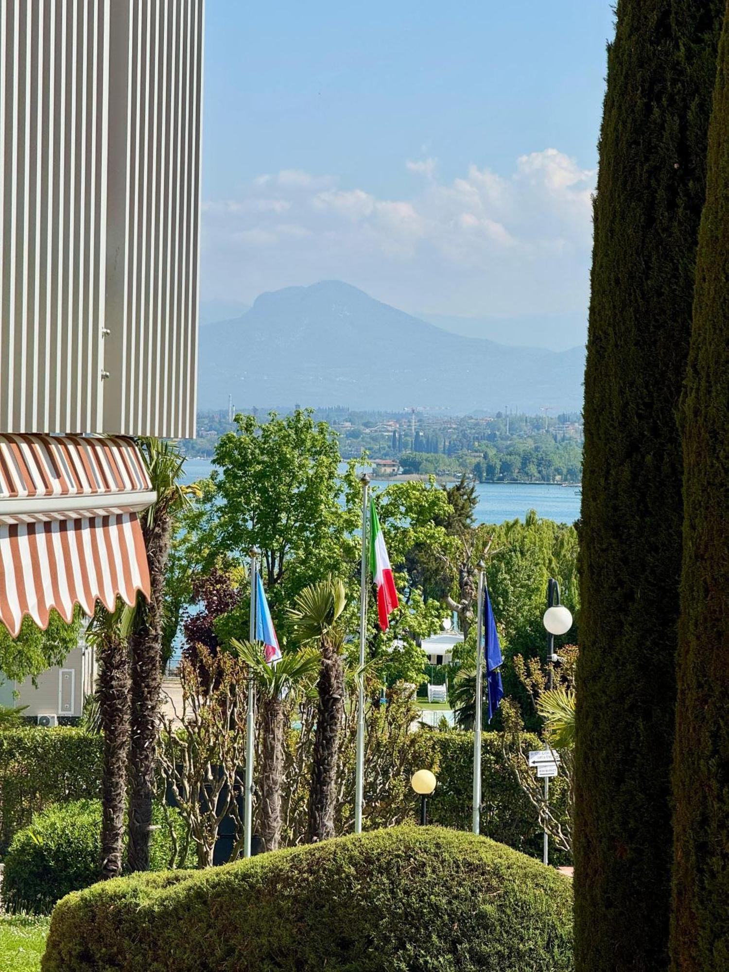 Easy Apartments Peschiera Peschiera del Garda Exterior foto