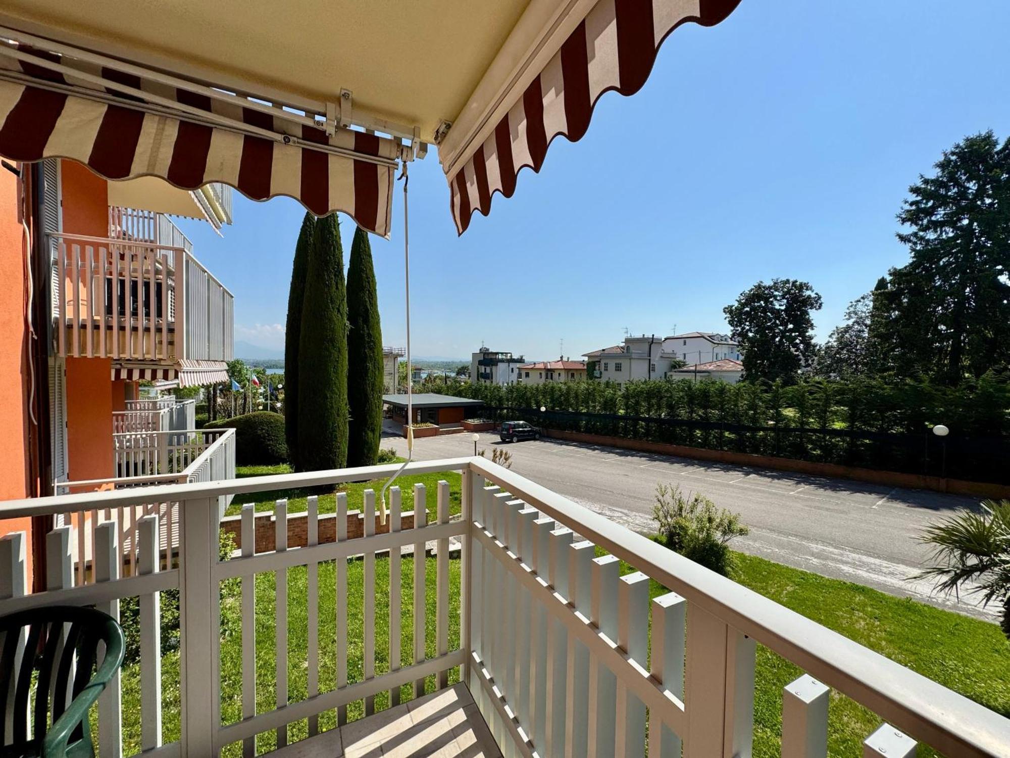 Easy Apartments Peschiera Peschiera del Garda Exterior foto